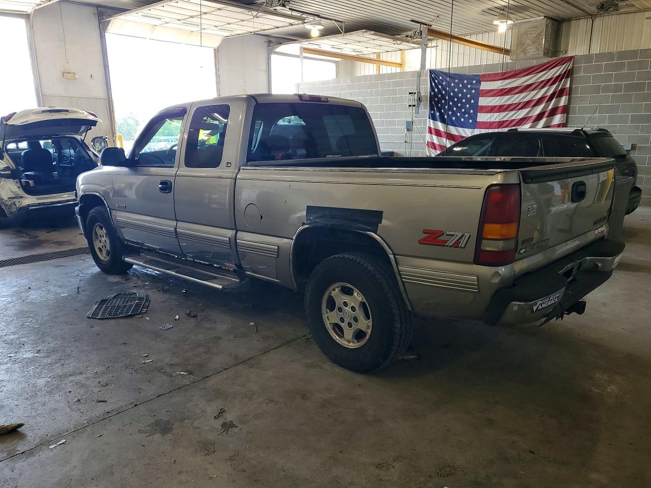 2000 Chevrolet Silverado K1500 Silver vin: 1GCEK19T6YE266155