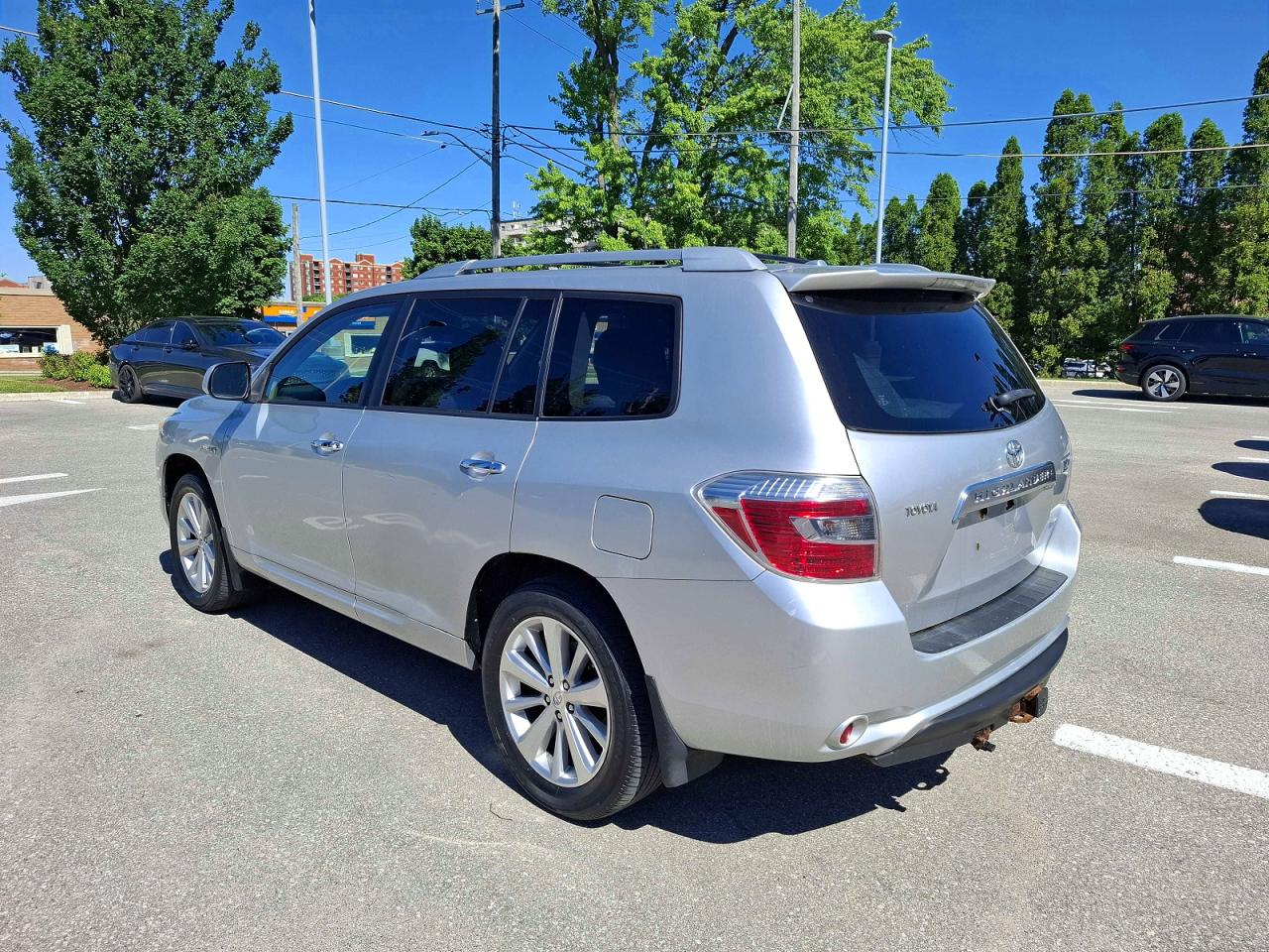 2009 Toyota Highlander Hybrid Limited Silver vin: JTEEW44A892030097