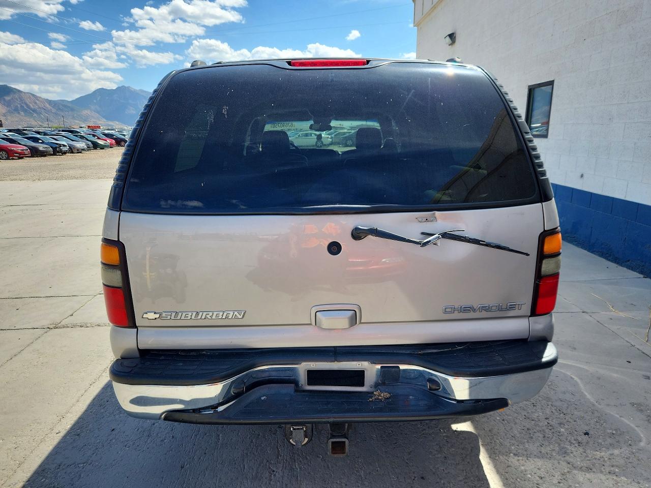 2004 Chevrolet Suburban K1500 Tan vin: 3GNFK16Z24G298804