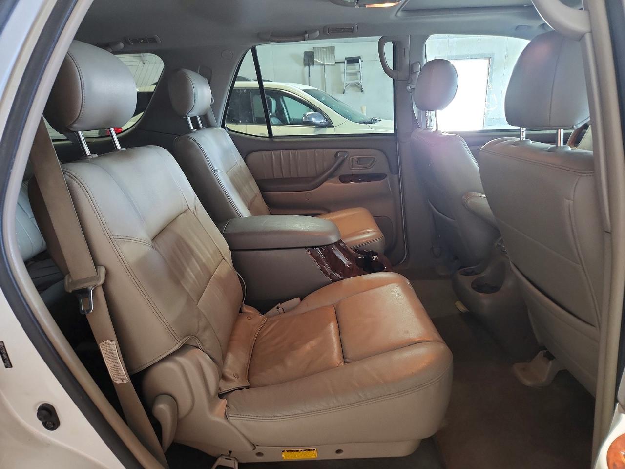 2007 Toyota Sequoia Limited White vin: 5TDBT48A87S288376
