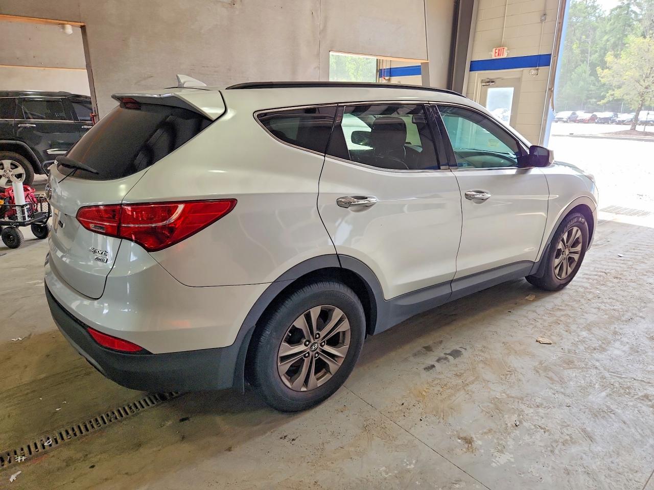 2014 Hyundai Santa Fe Sport 2.4l Silver vin: 5XYZUDLB8EG212971