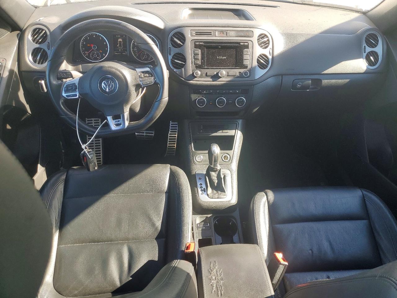 2014 Volkswagen Tiguan S White vin: WVGAV3AXXEW103879