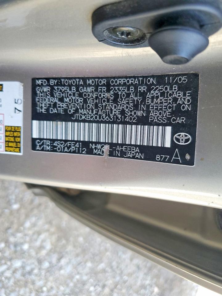 2006 Toyota Prius Base Gold vin: JTDKB20U363131402