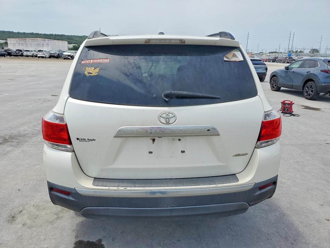 2011 Toyota Highlander Se White vin: 5TDBK3EH5BS061816