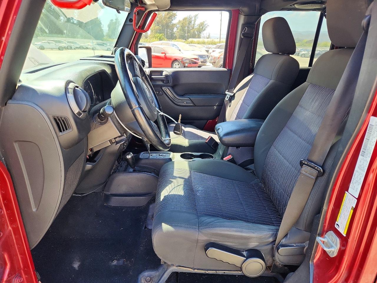 2012 Jeep Wrangler Unlimited Sport Burgundy vin: 1C4BJWDGXCL201195