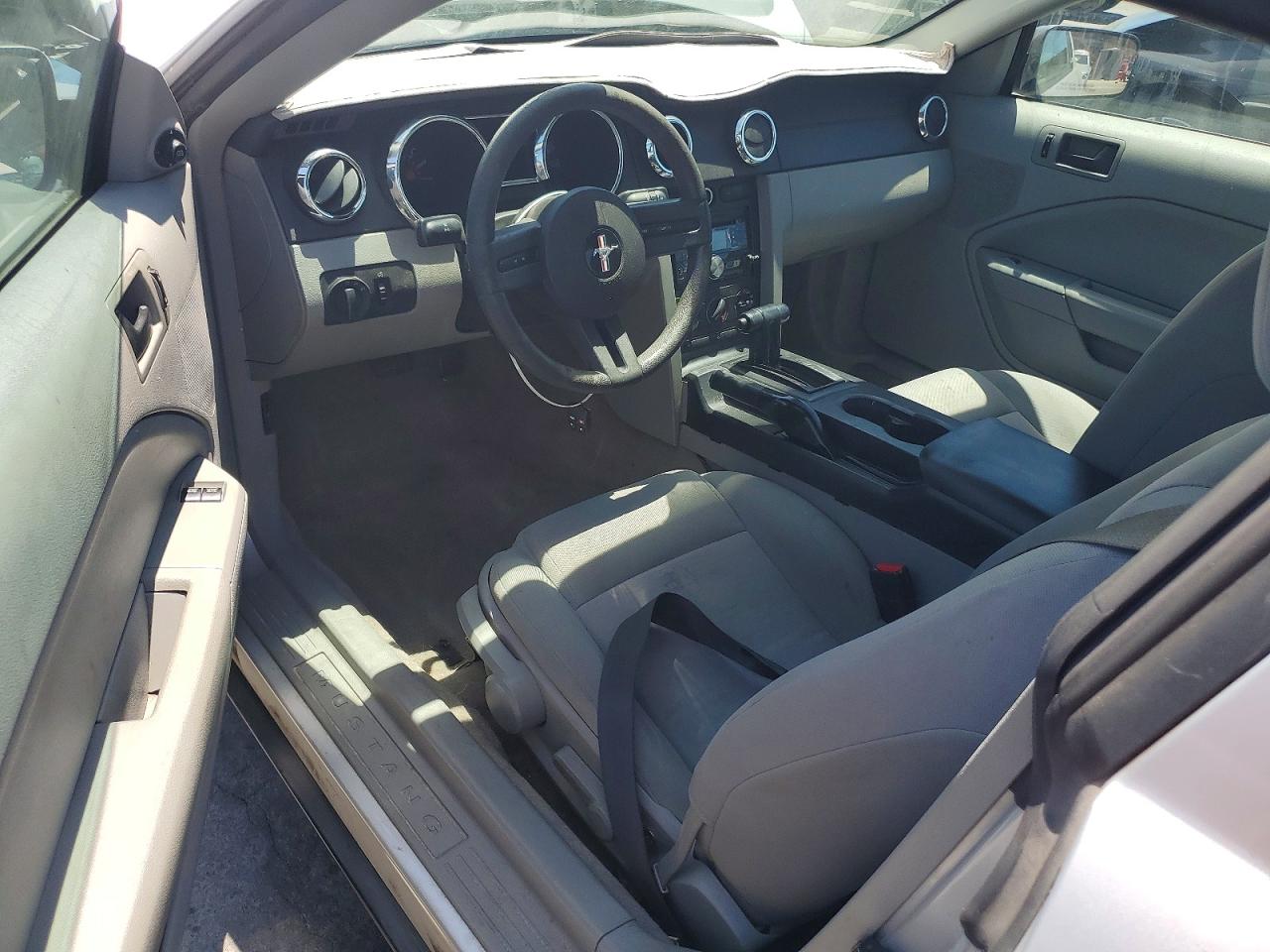 2005 Ford Mustang Silver vin: 1ZVFT80N255210781