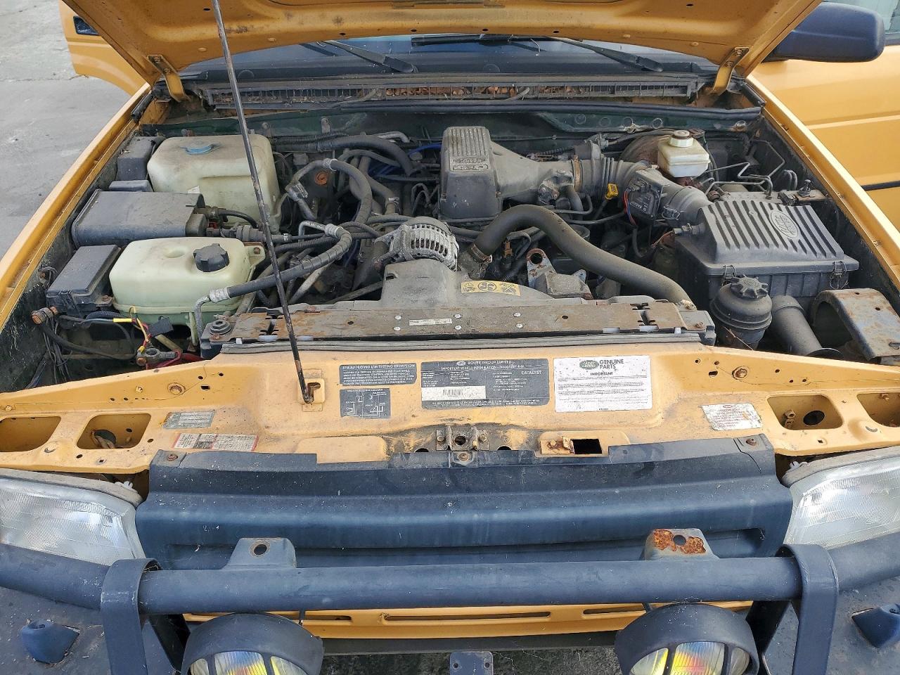 1998 Land Rover Discovery Yellow vin: SALJY1240WA759522