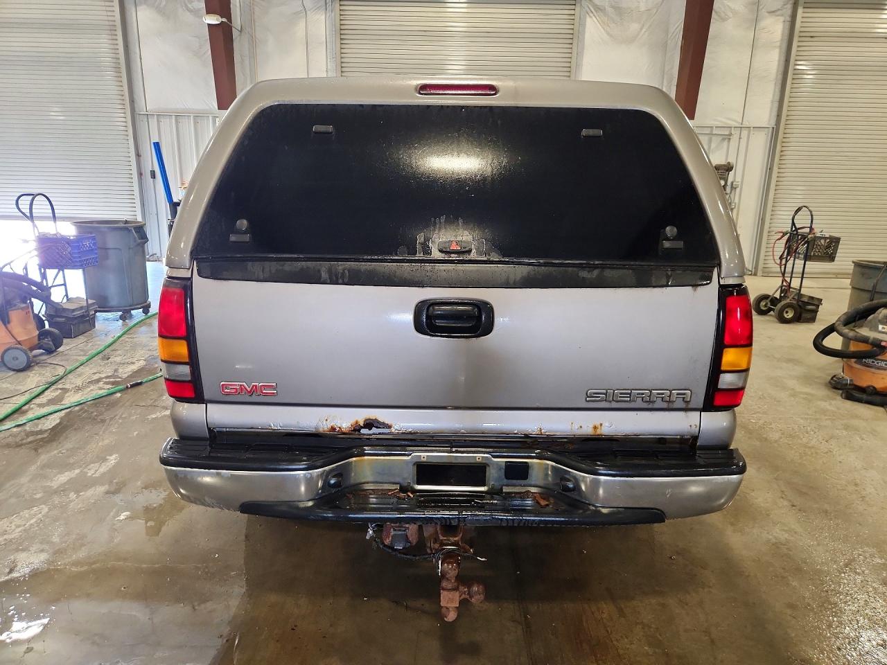 2006 Gmc New Sierra K1500 Gray vin: 2GTEK13T361242631