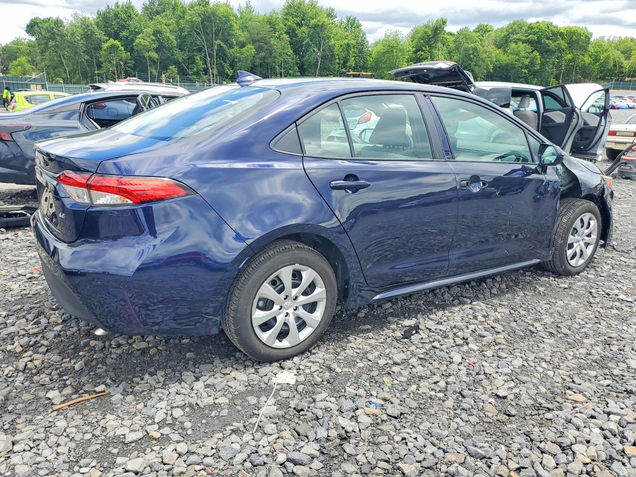 2026 Toyota Corolla Le Blue vin: 5YFB4MDE1TP392748