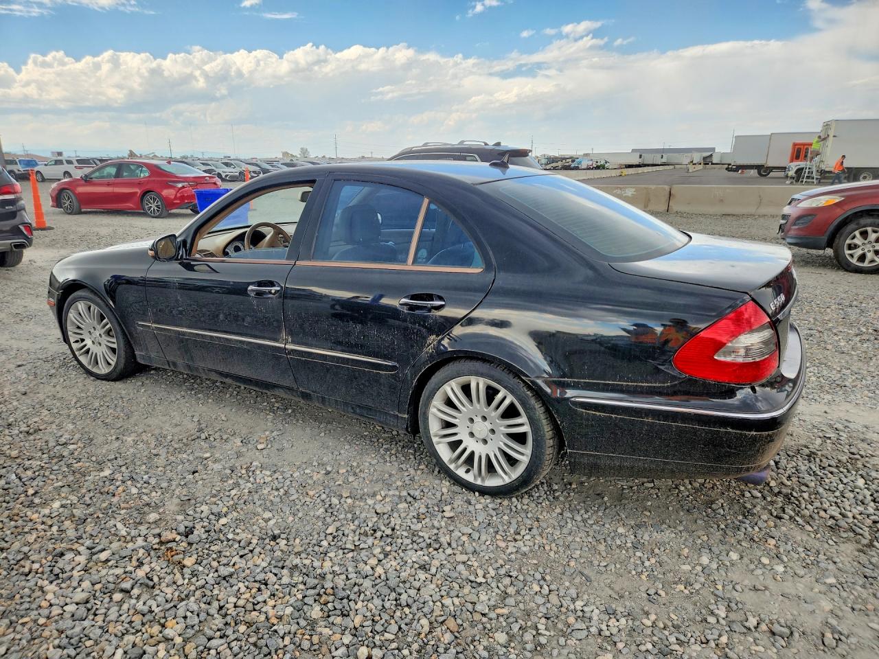 2007 Mercedes-benz E 550 Черный vin: WDBUF72XX7B024645