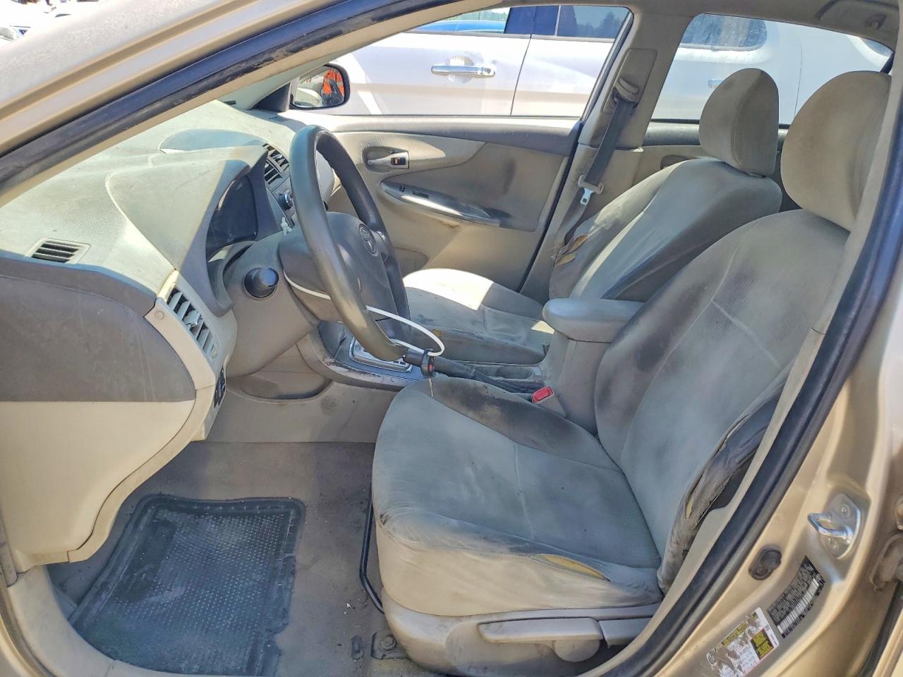 2010 Toyota Corolla Le Gold vin: 2T1BU4EE8AC354896