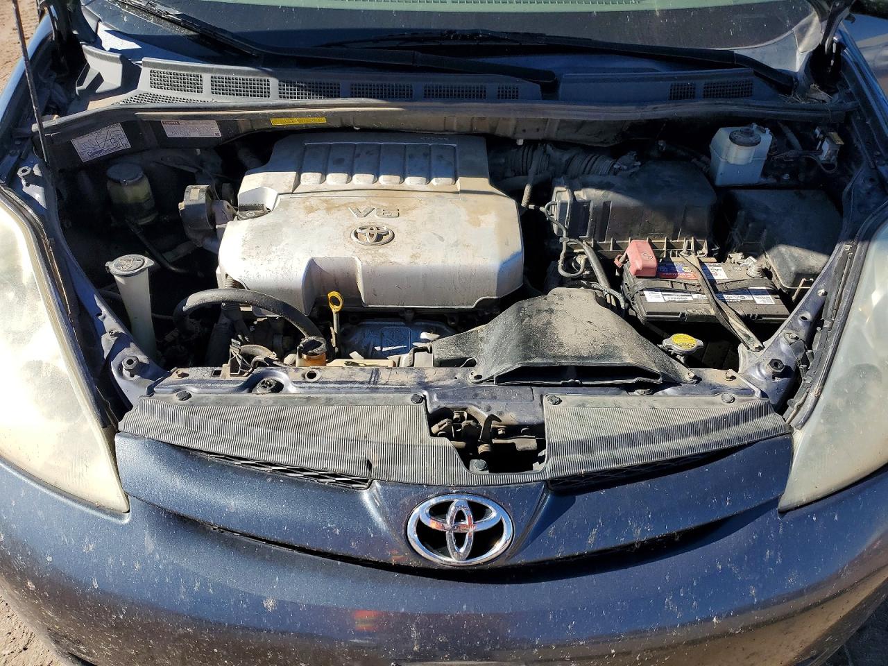 2008 Toyota Sienna Le 8-passenger Charcoal vin: 5TDZK23C18S194775