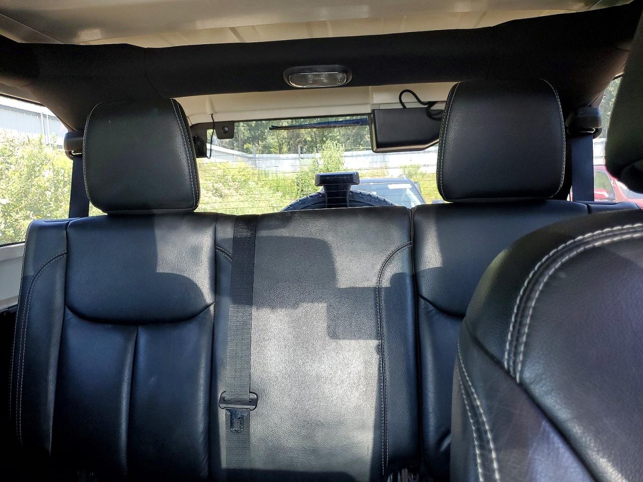 2013 Jeep Wrangler Unlimited Sahara Silver vin: 1C4BJWEGXDL548221