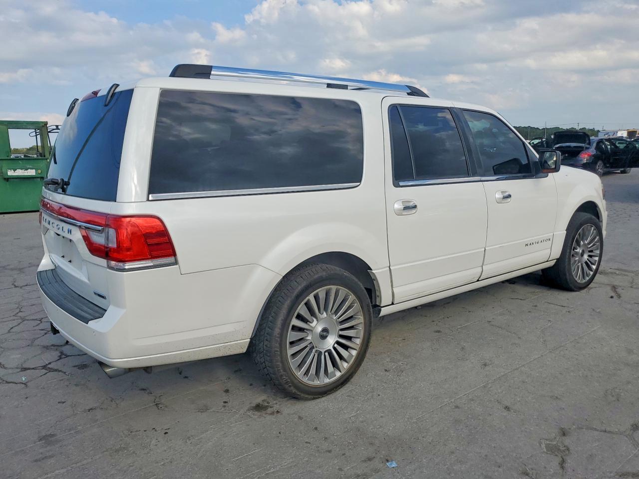 2015 Lincoln Navigator L White vin: 5LMJJ3JT1FEJ04948