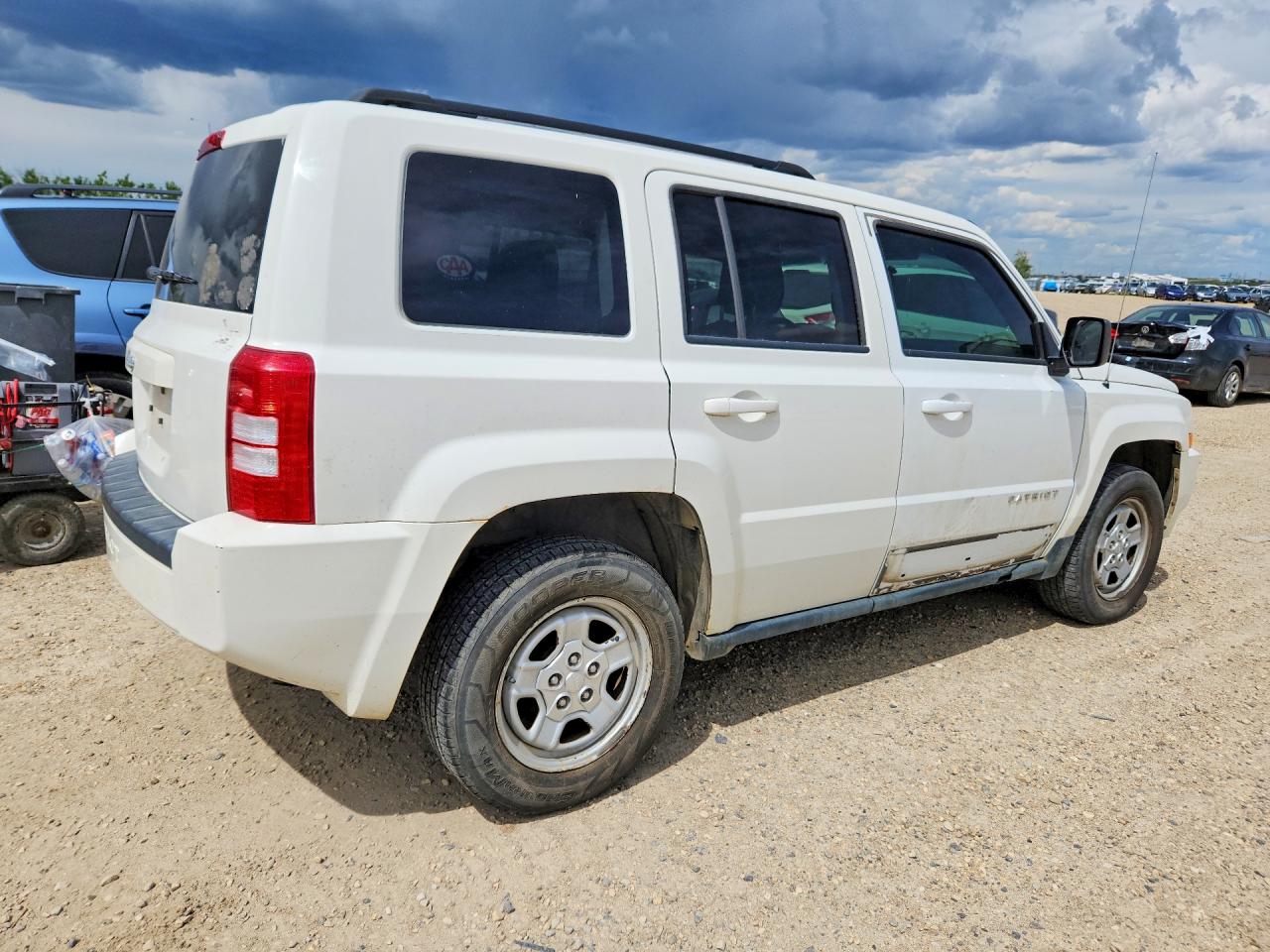 2010 Jeep Patriot Sport White vin: 1J4NF2GB1AD500325