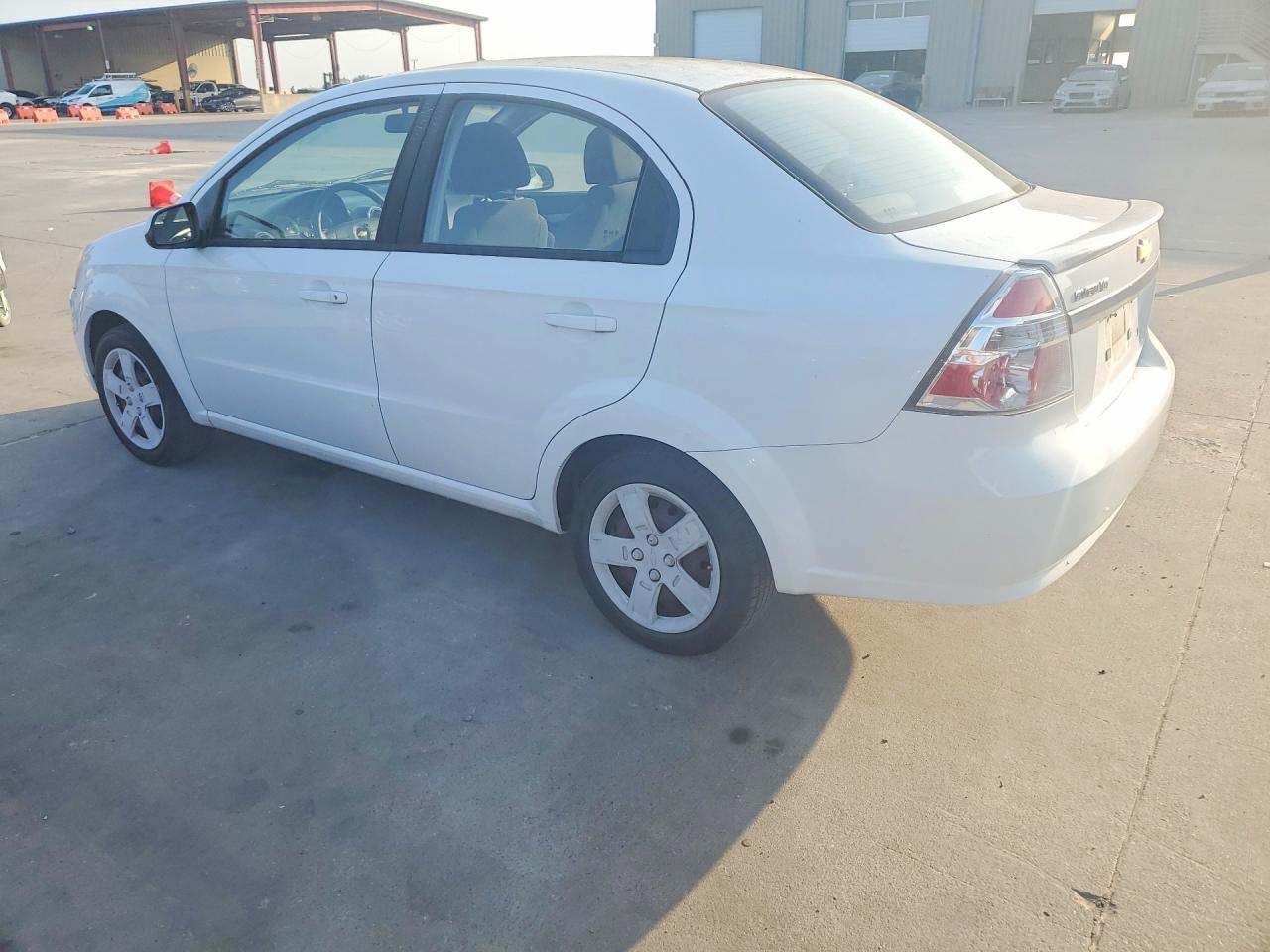 2011 Chevrolet Aveo Lt White vin: KL1TG5DE6BB176660