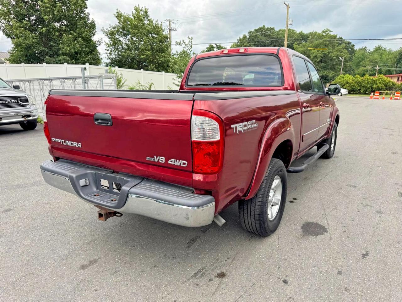 2006 Toyota Tundra Double Cab Sr5 Red vin: 5TBDT44106S522712