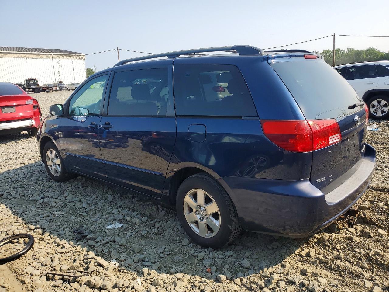 2004 Toyota Sienna Le 7 Passenger Blue vin: 5TDZA23C84S187769
