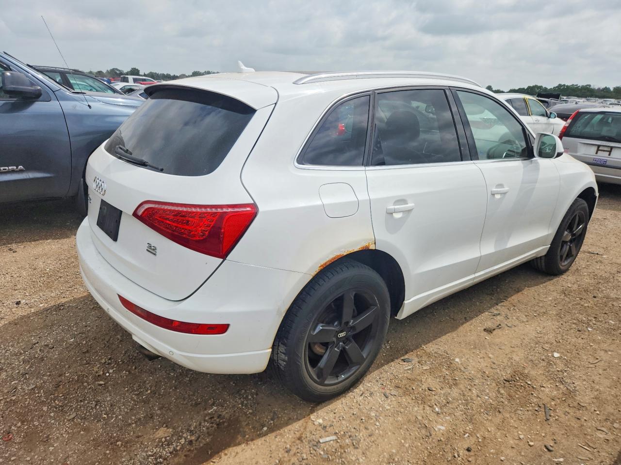 2009 Audi Q5 3.2 White vin: WA1KK78RX9A024595