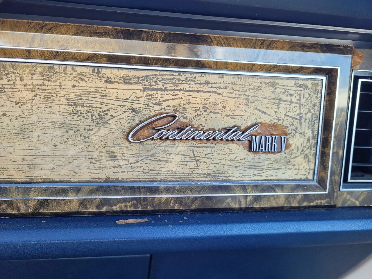 1979 Lincoln Continental Signature Teal vin: 9Y895759997