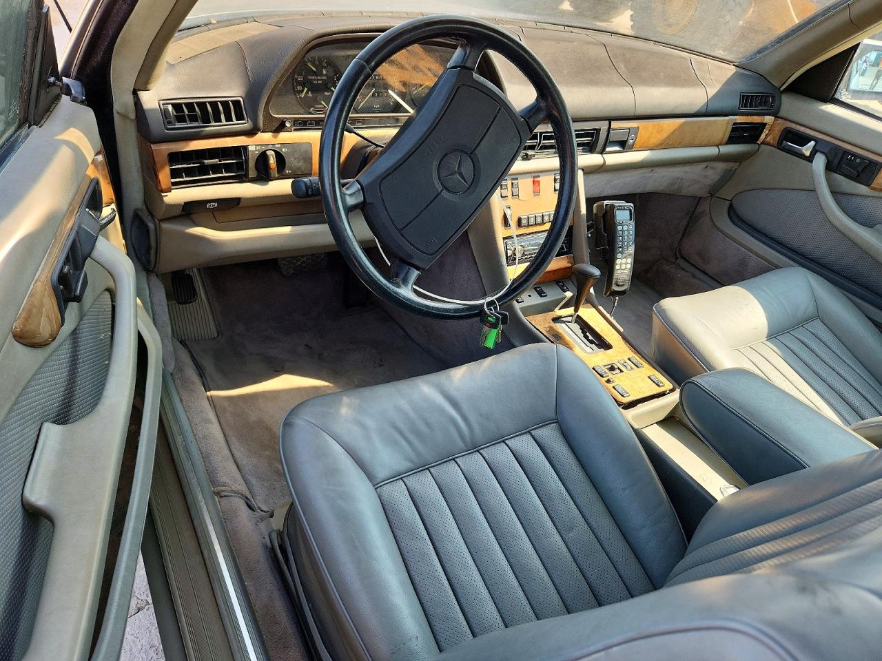 1988 Mercedes-benz 560 Sec Charcoal vin: WDBCA45D3JA378644