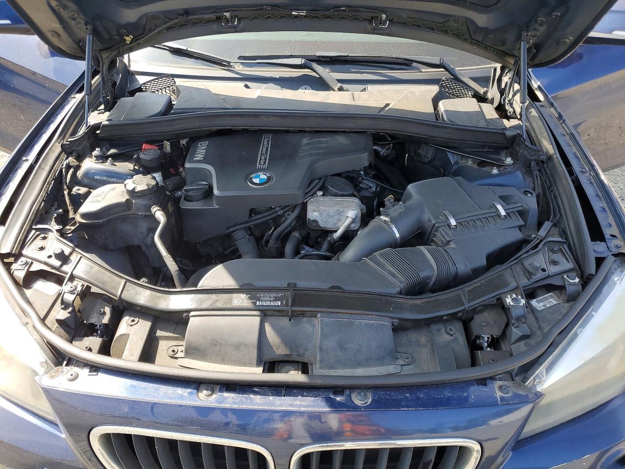 2013 Bmw X1 Sdrive28i Blue vin: WBAVM1C54DVW44453