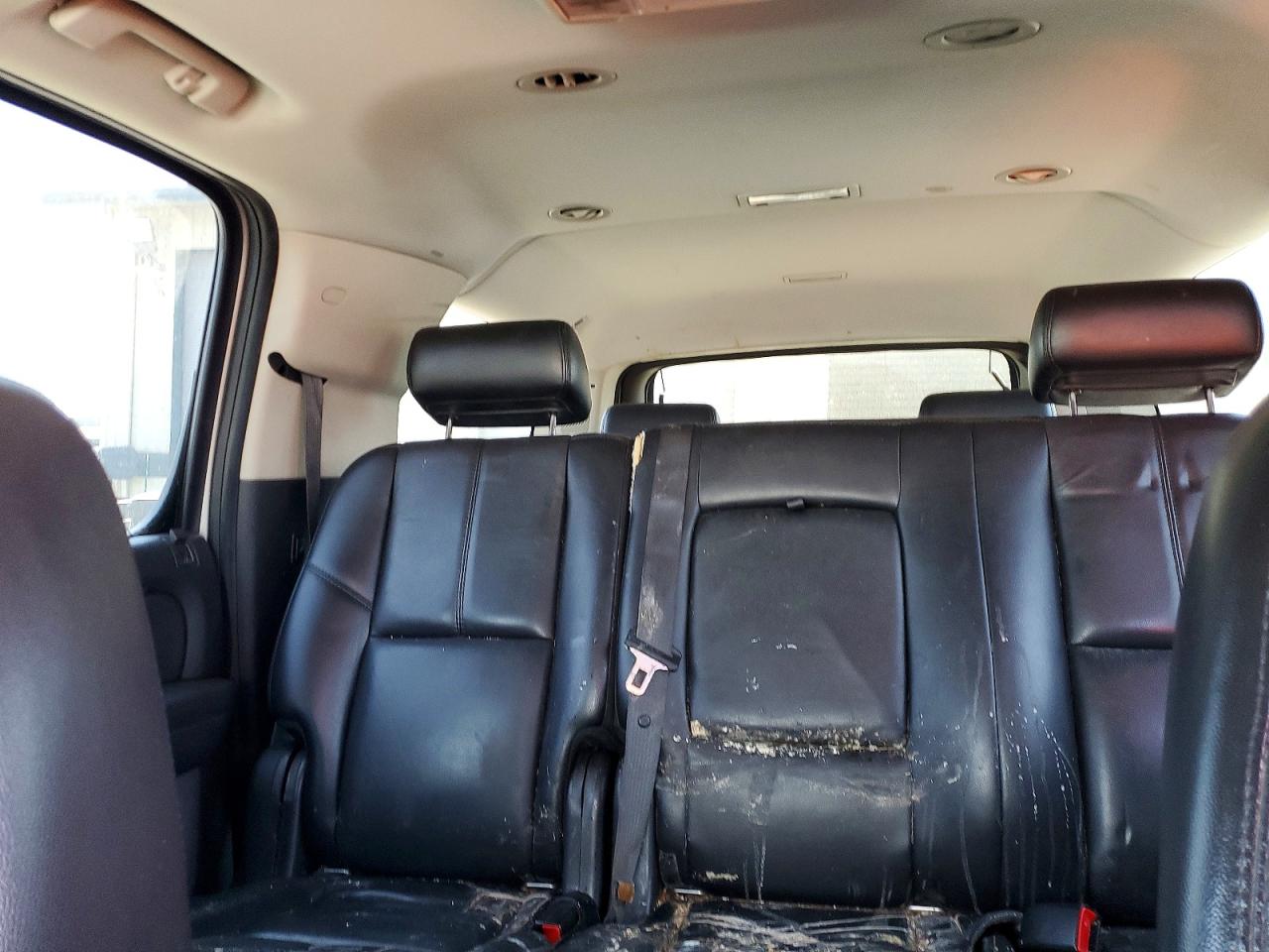 2007 Chevrolet Suburban K1500 Silver vin: 3GNFK16357G132986