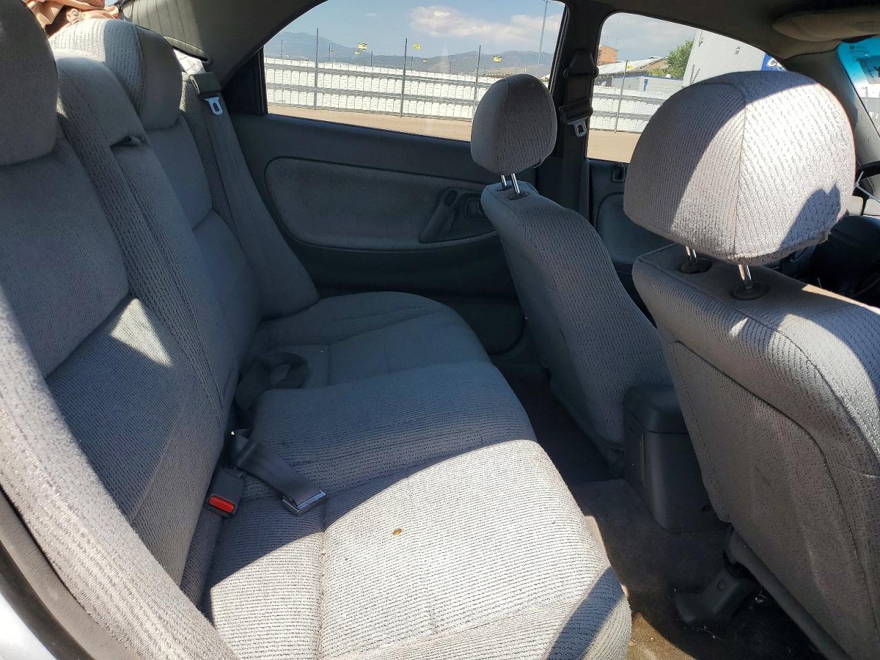 1993 Mazda 626 Dx Silver vin: 1YVGE22A8P5238140