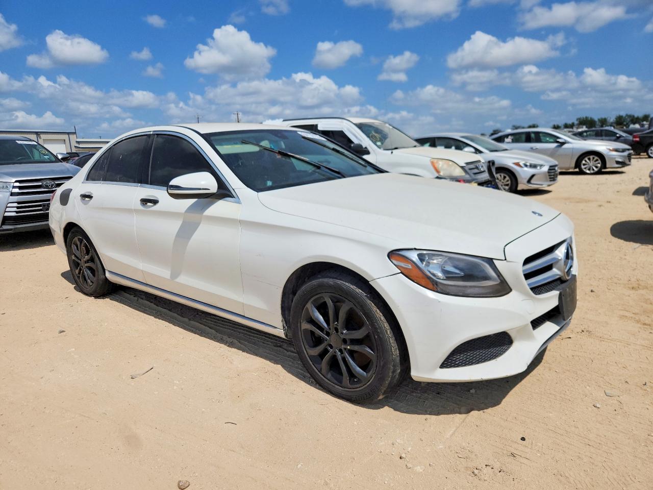 2015 Mercedes-benz C 300 4matic White vin: 55SWF4KB4FU032098