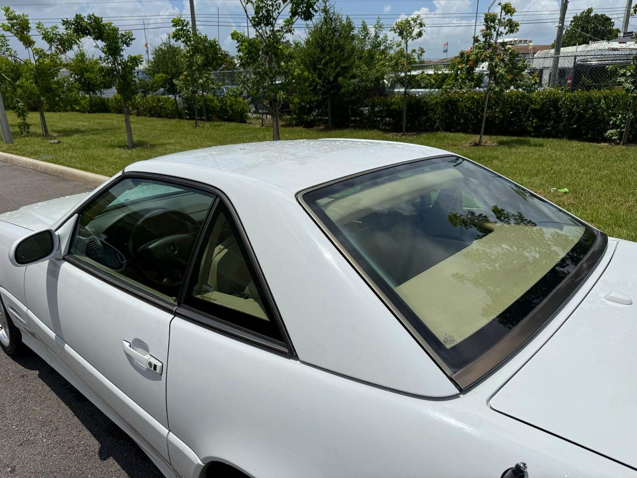 2001 Mercedes-benz Sl 500 White vin: WDBFA68F71F198298