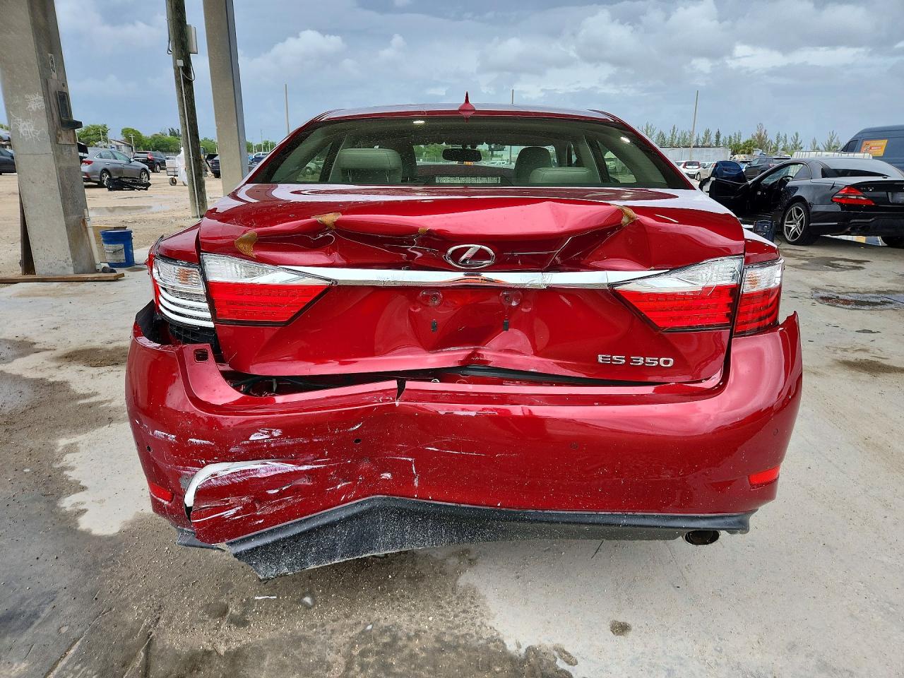 2014 Lexus Es 350 Base Red vin: JTHBK1GG1E2099840