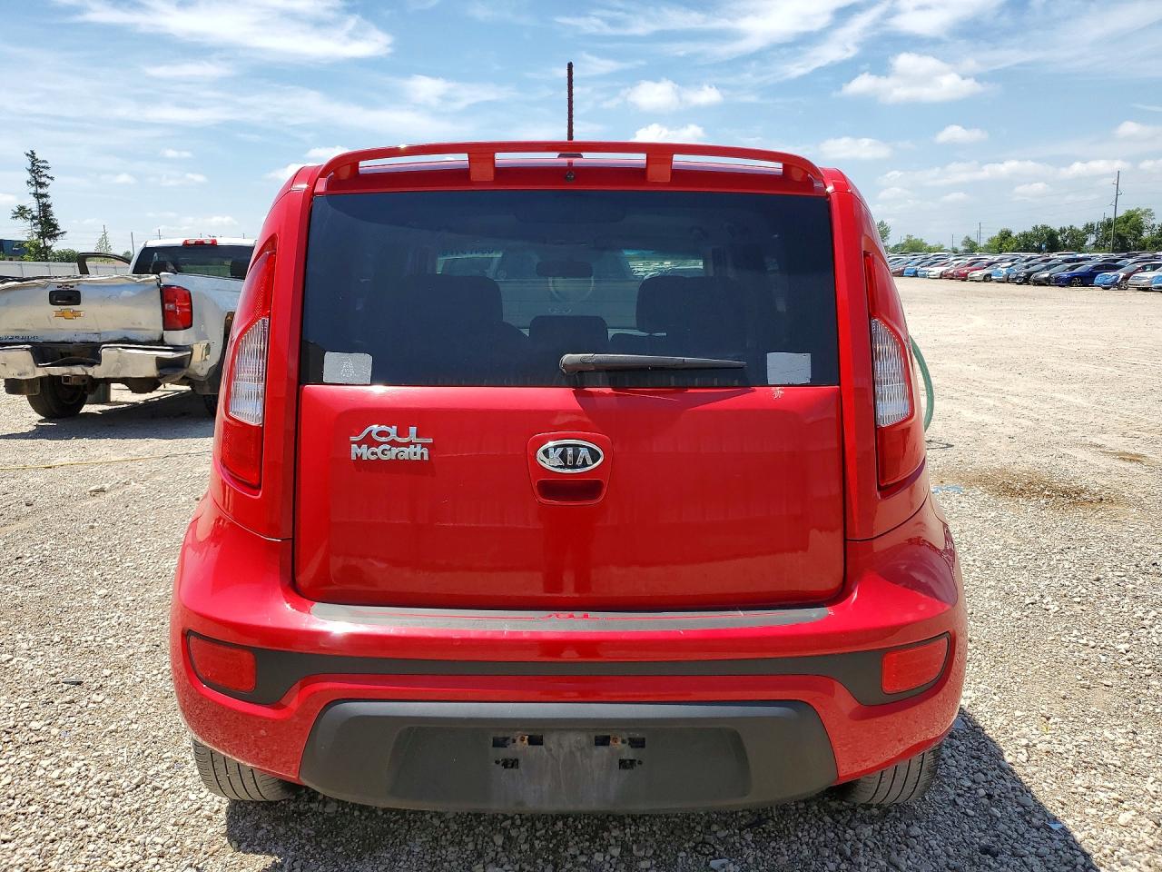 2012 Kia Soul + Red vin: KNDJT2A65C7449731