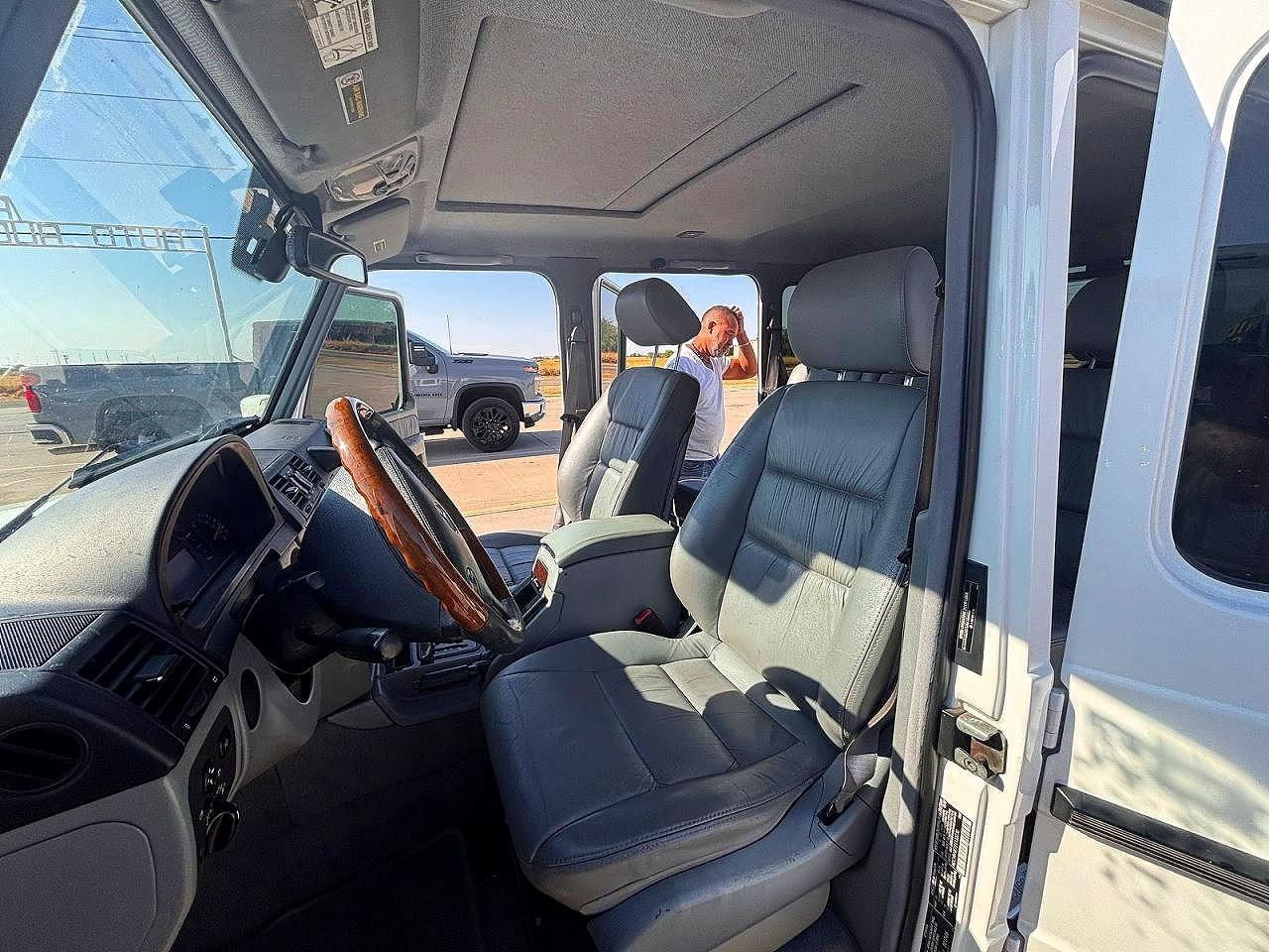 2002 Mercedes-benz G 500 White vin: WDCYR49E72X133230