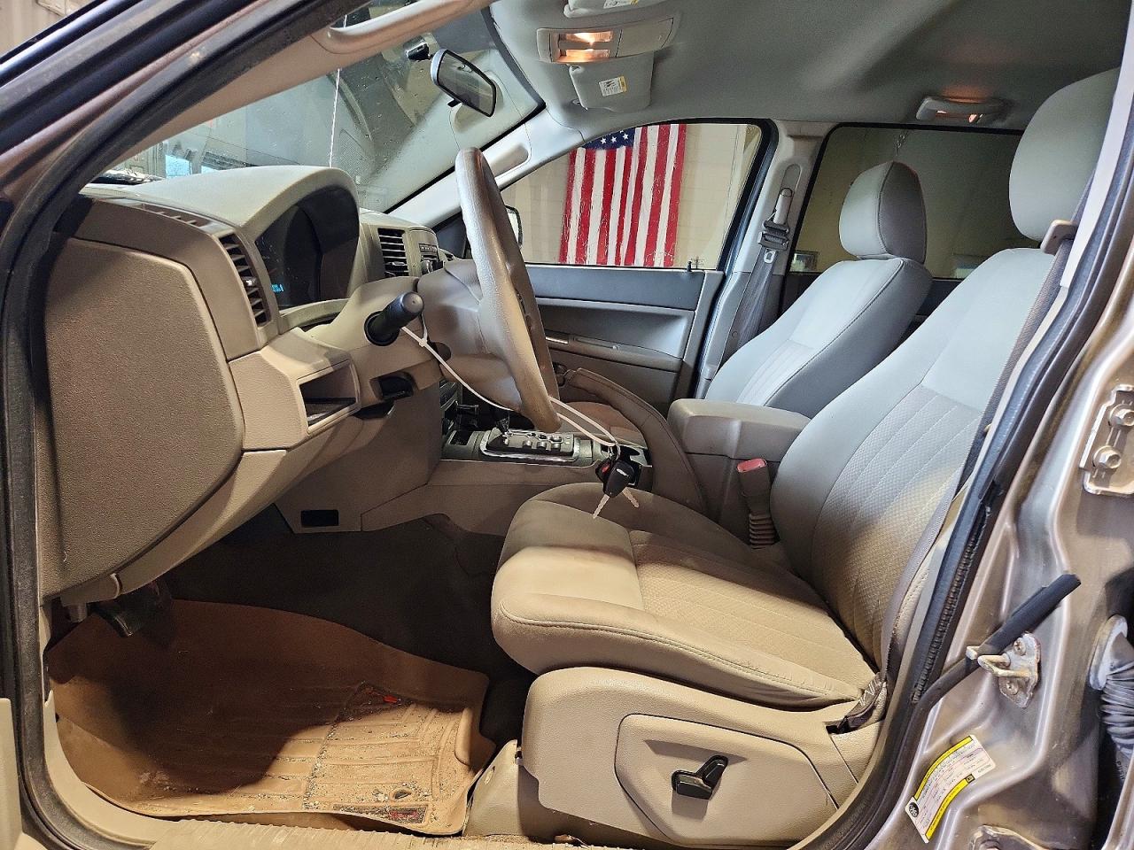 2006 Jeep Grand Cherokee Laredo Tan vin: 1J4GR48KX6C311938