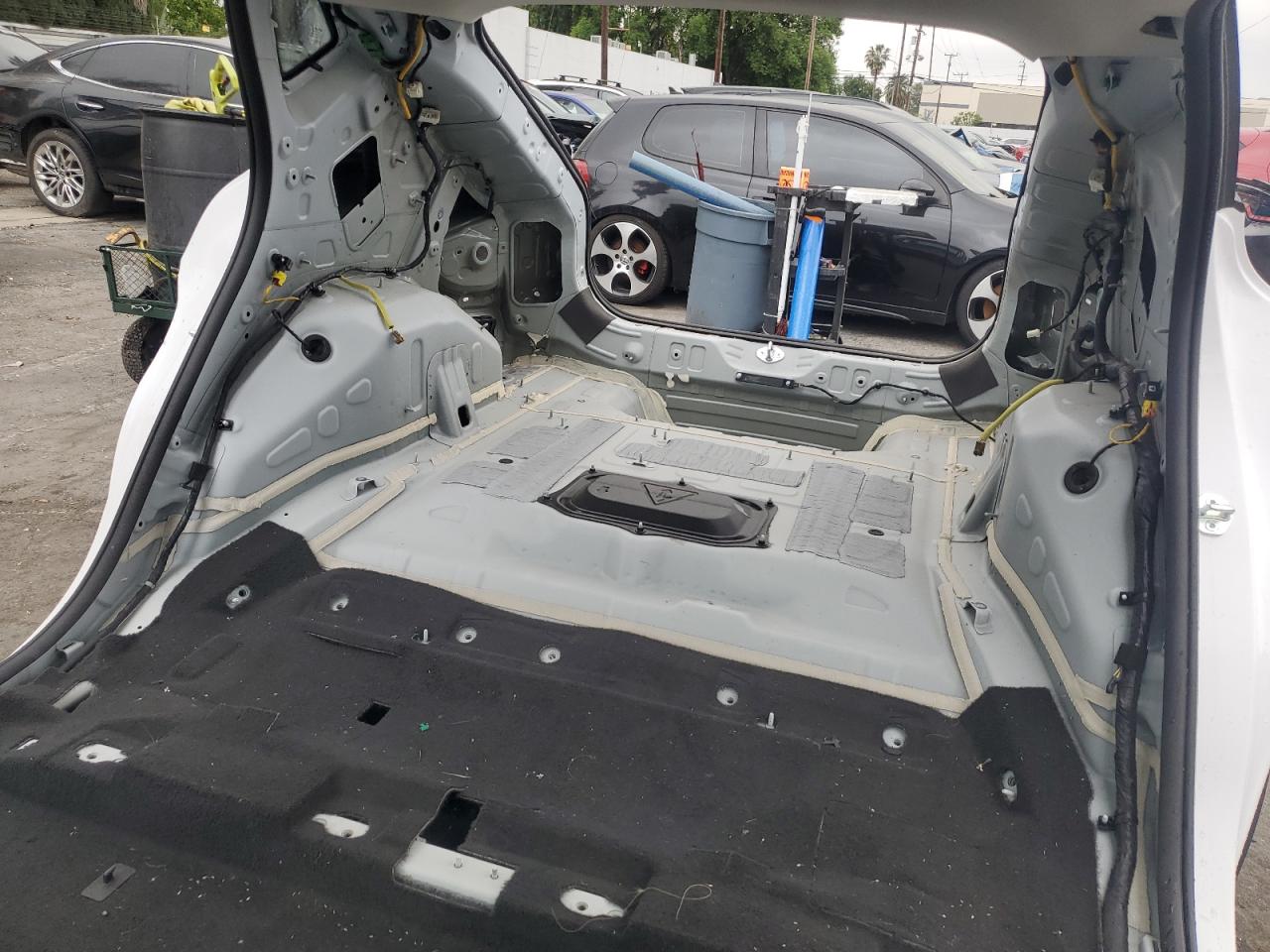 2025 Kia Ev6 Wind White vin: 5XYC34JA9SG013247 Damage: Spare Tire, Missing, Replacement Required