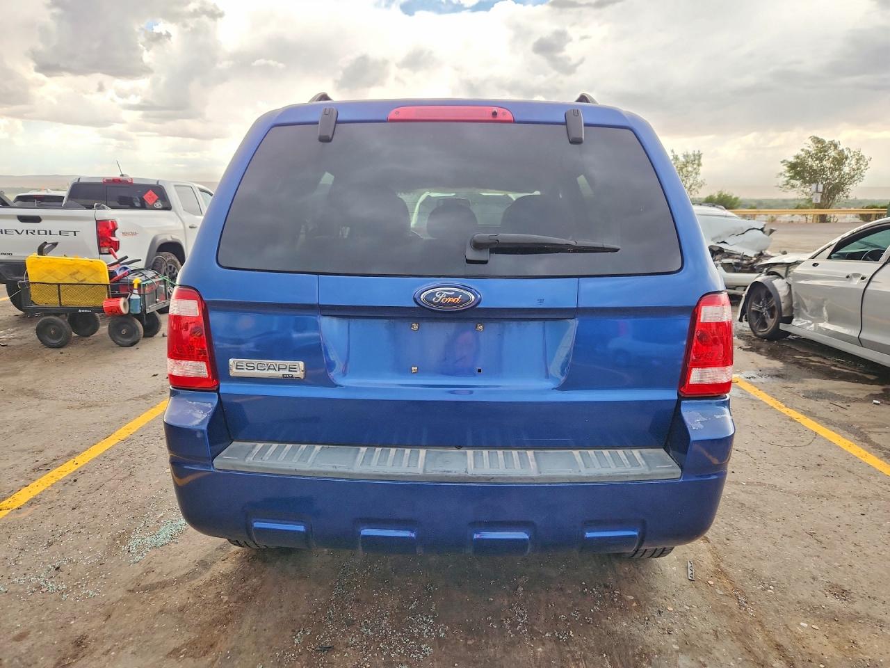 2008 Ford Escape Xlt Blue vin: 1FMCU03118KC98348