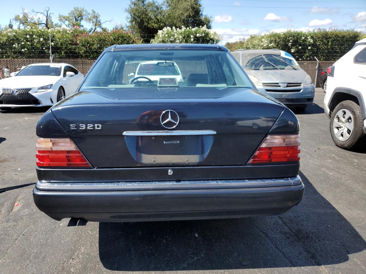 1995 Mercedes-benz E 320 Base Black vin: WDBEA32E2SC266939