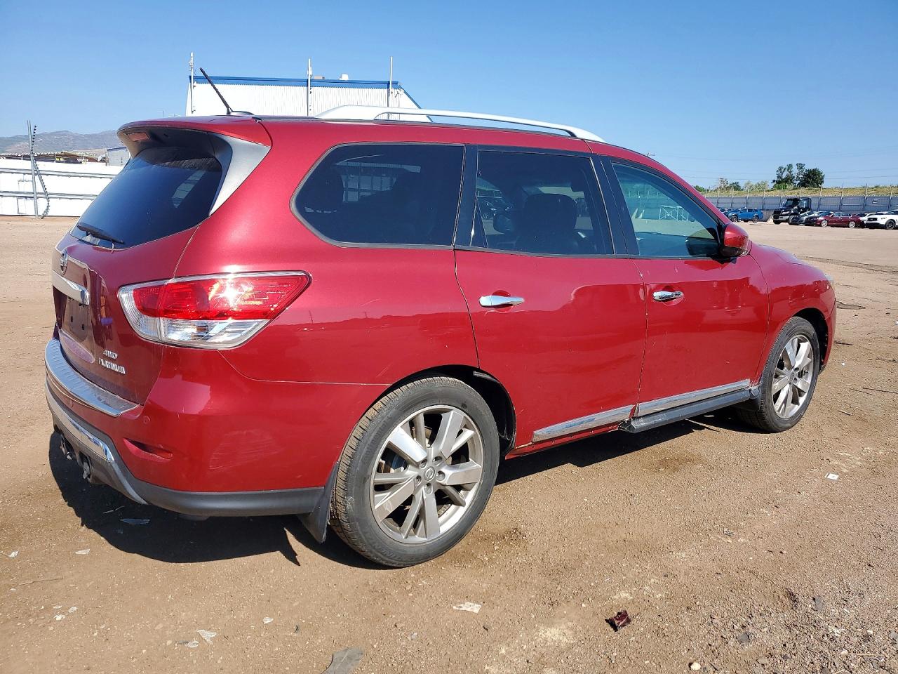 2014 Nissan Pathfinder S Red vin: 5N1AR2MM8EC617649