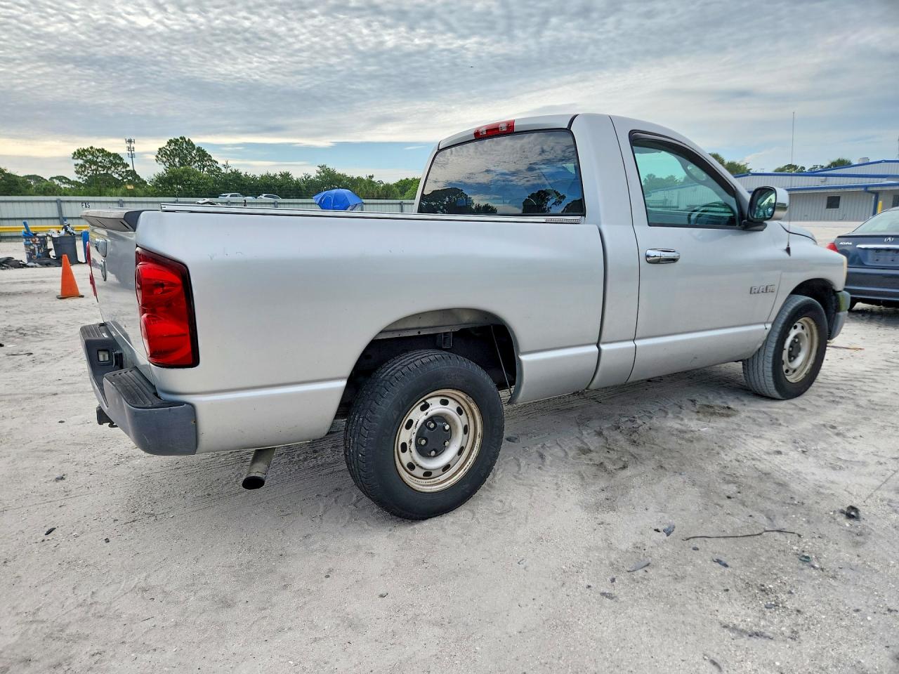2008 Dodge Ram 1500 St Silver vin: 1D7HA16K48J226164