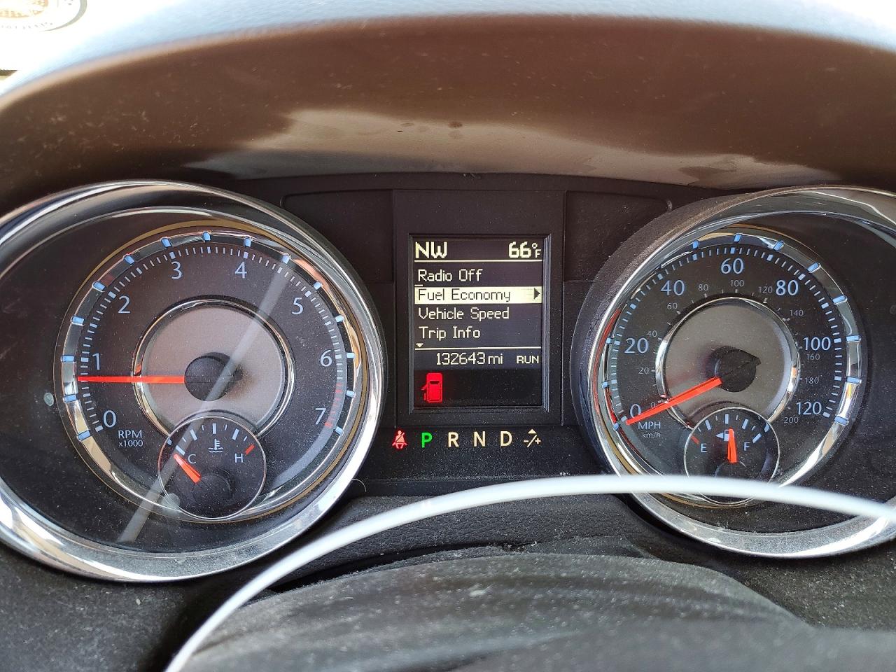2015 Chrysler Town & Country Touring Red vin: 2C4RC1BG9FR754155