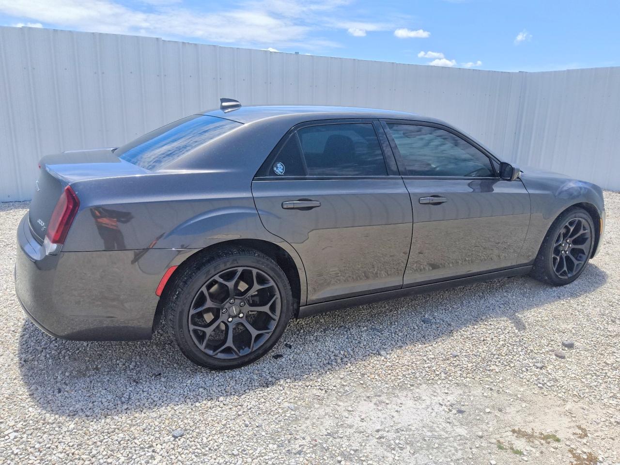 2019 Chrysler 300 S Gray vin: 2C3CCABG1KH654206