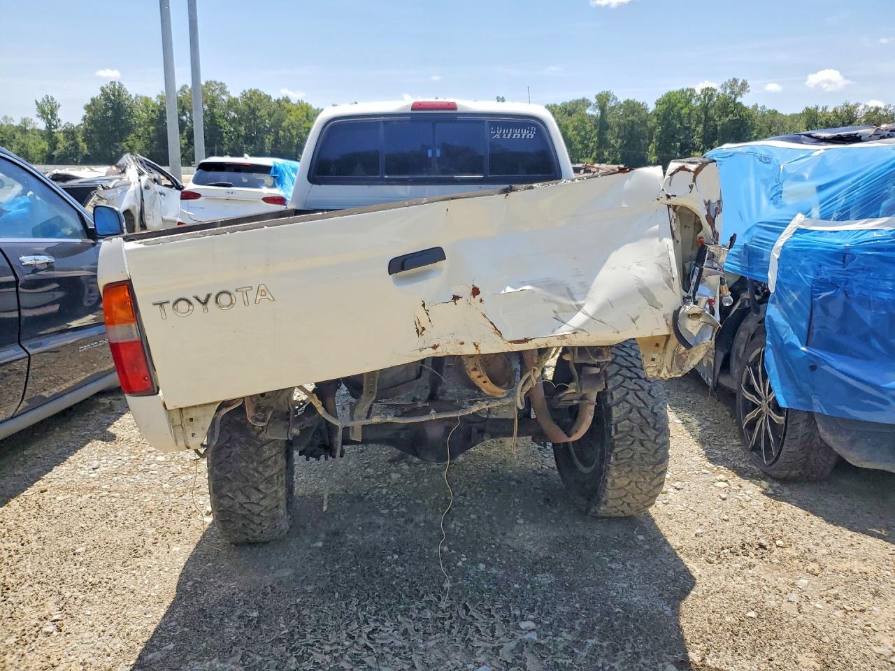 1999 Toyota Tacoma Xtracab White vin: 4TAWN72N5XZ556688