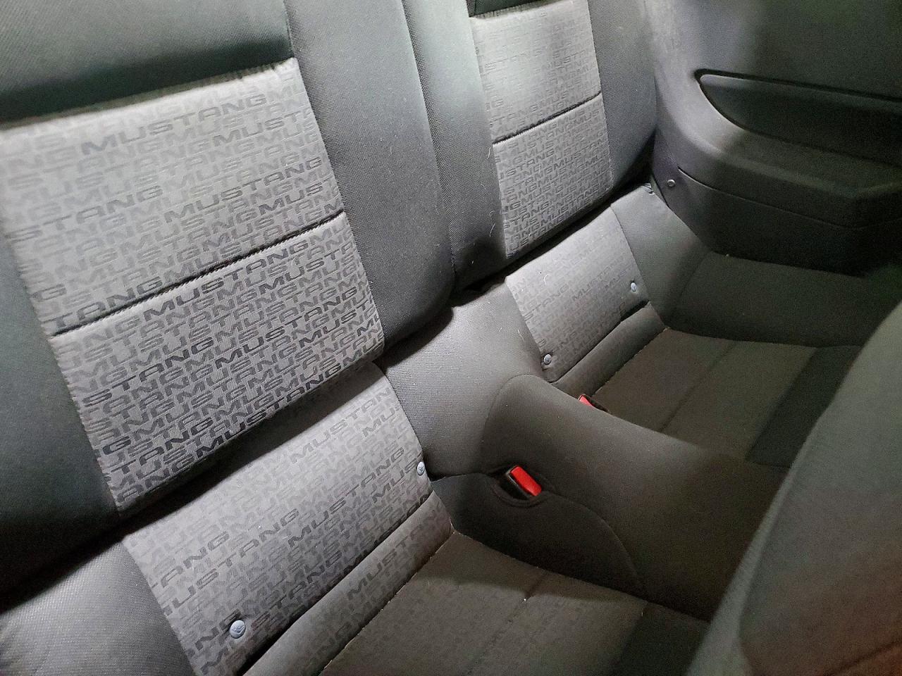 2006 Ford Mustang Желтый vin: 1ZVFT80N065115900