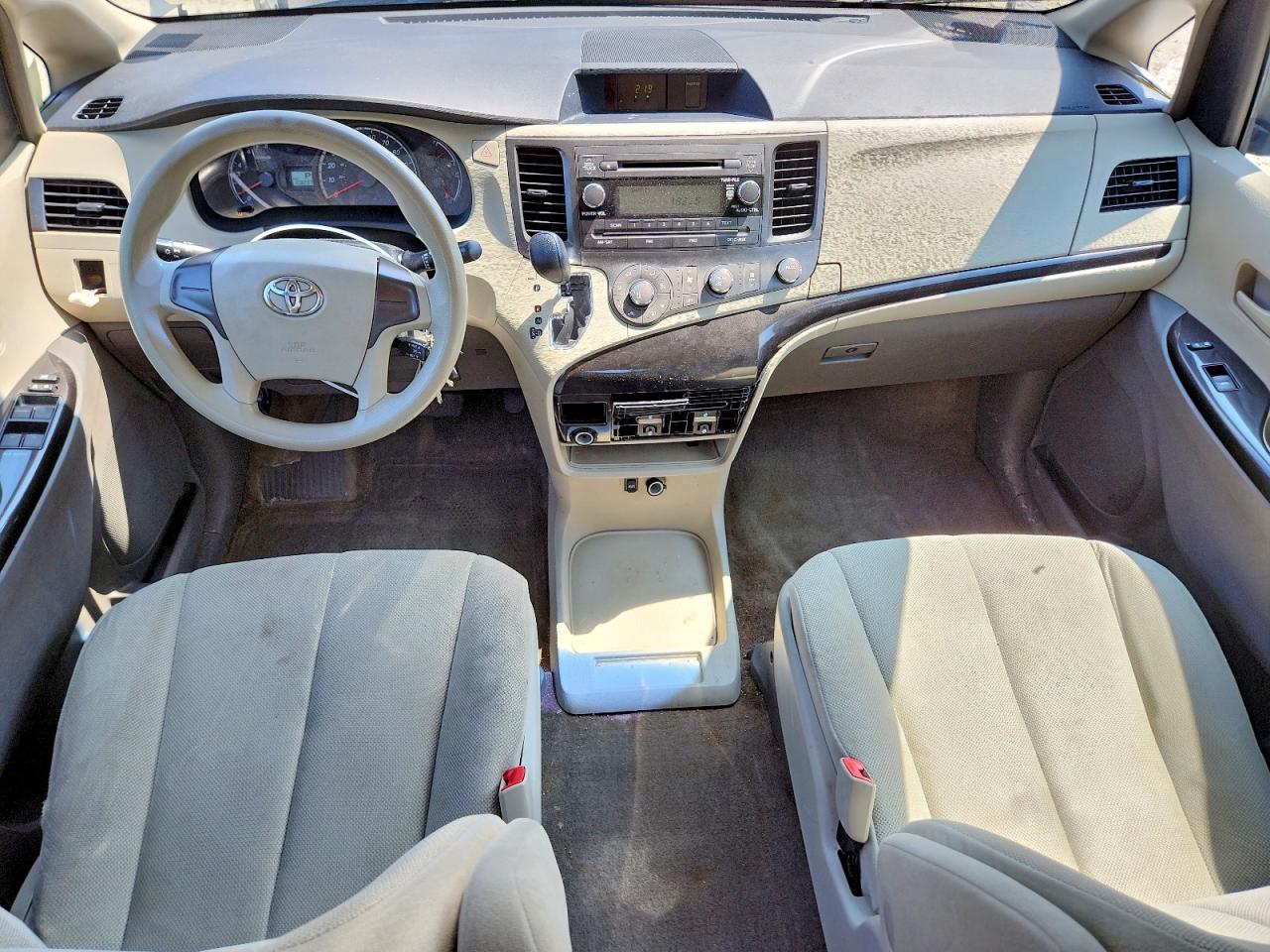 2013 Toyota Sienna L 7-passenger Beige vin: 5TDZK3DC2DS360929