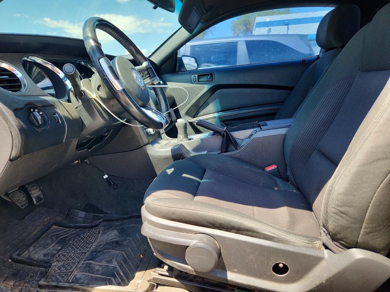 2014 Ford Mustang White vin: 1ZVBP8AM3E5207591
