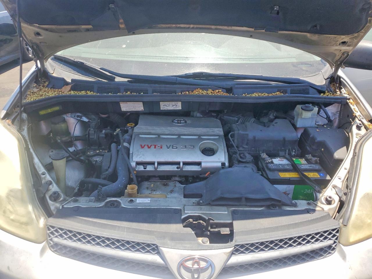 2005 Toyota Sienna Le 8 Passenger Silver vin: 5TDZA23C35S243523