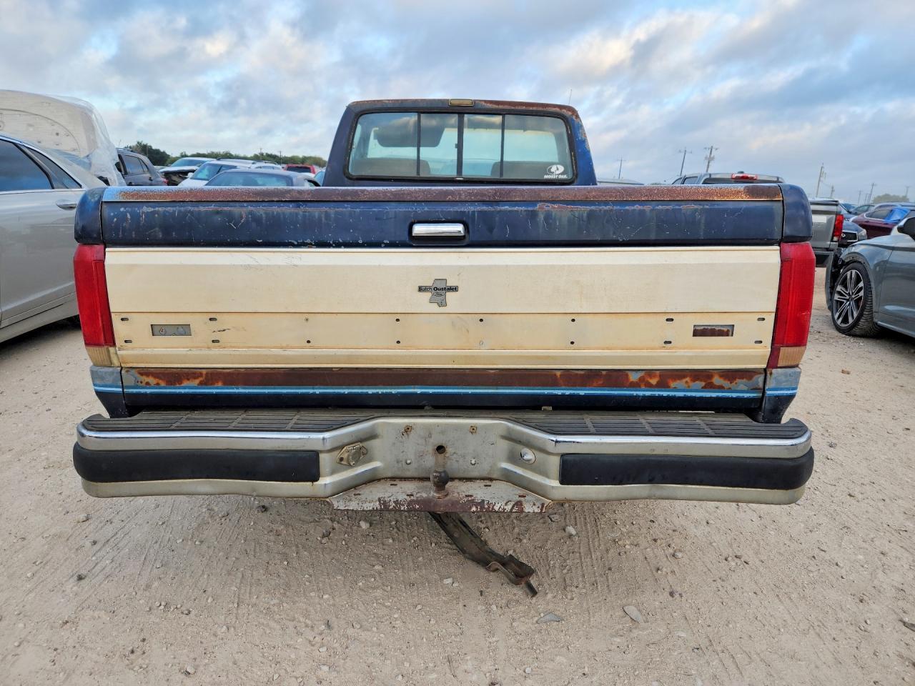1988 Ford F150 Blue vin: 1FTEF14N5JNB10451