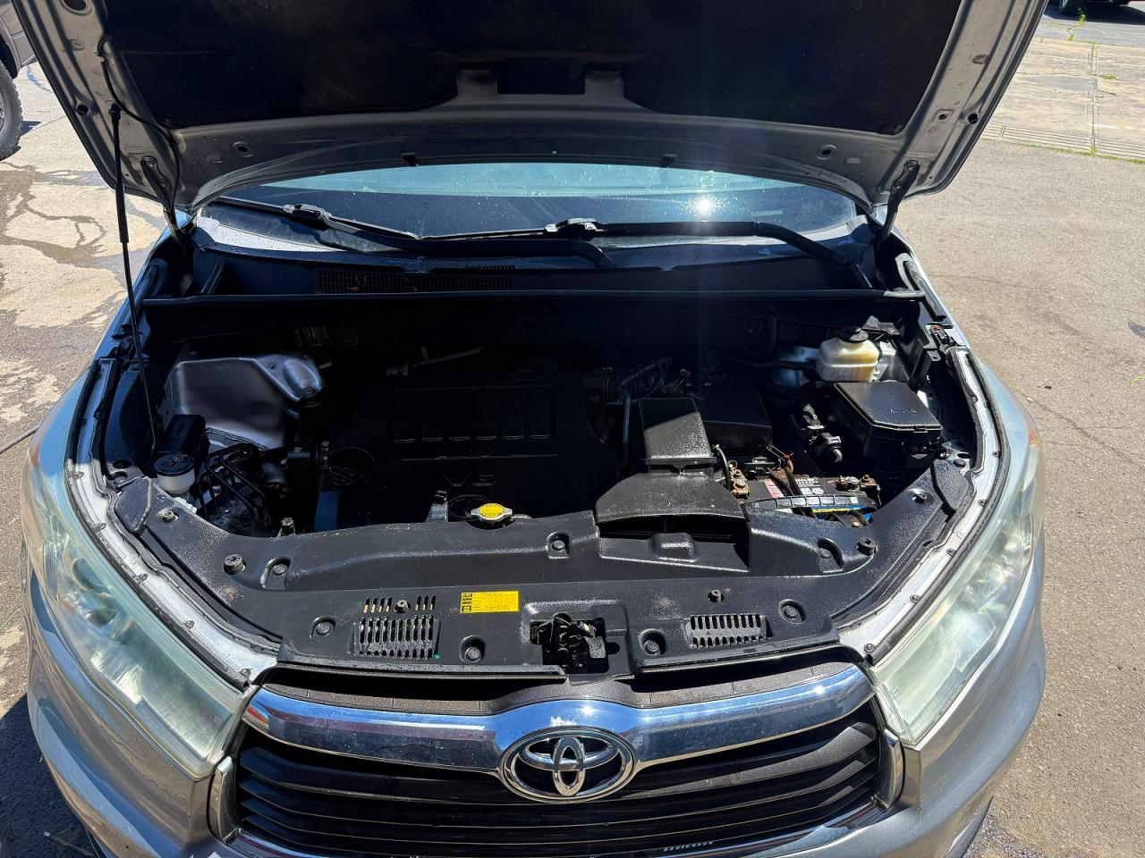 2015 Toyota Highlander Xle Silver vin: 5TDJKRFH3FS075698