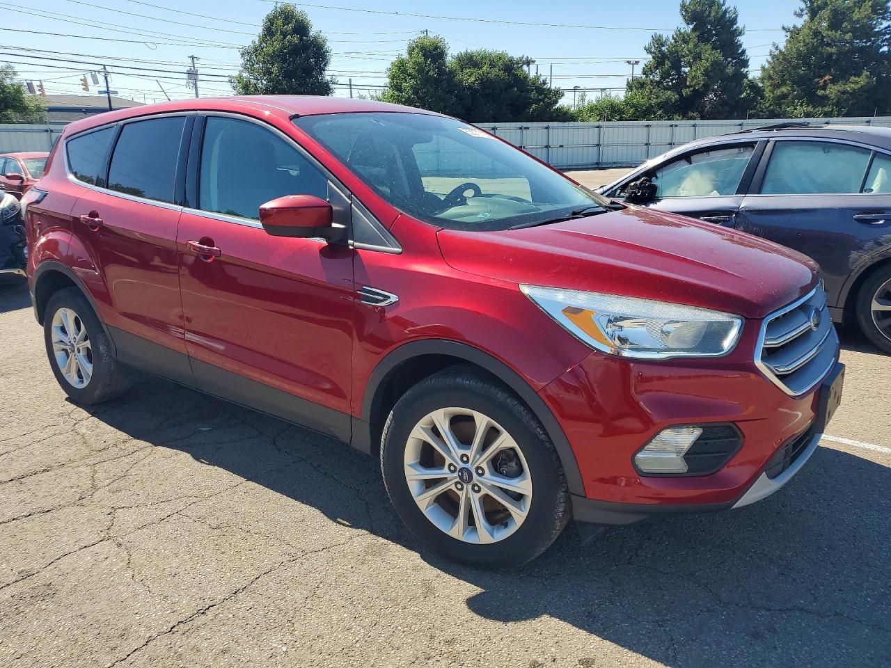 2017 Ford Escape Se Red vin: 1FMCU9GD0HUE45174