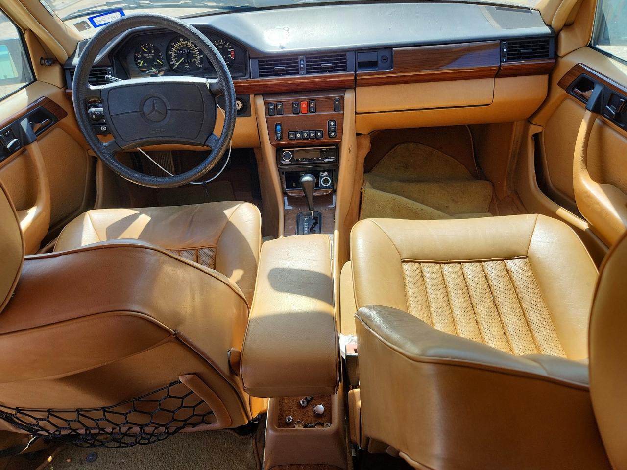 1987 Mercedes-benz 300 E Gold vin: WDBEA30D3HA539059